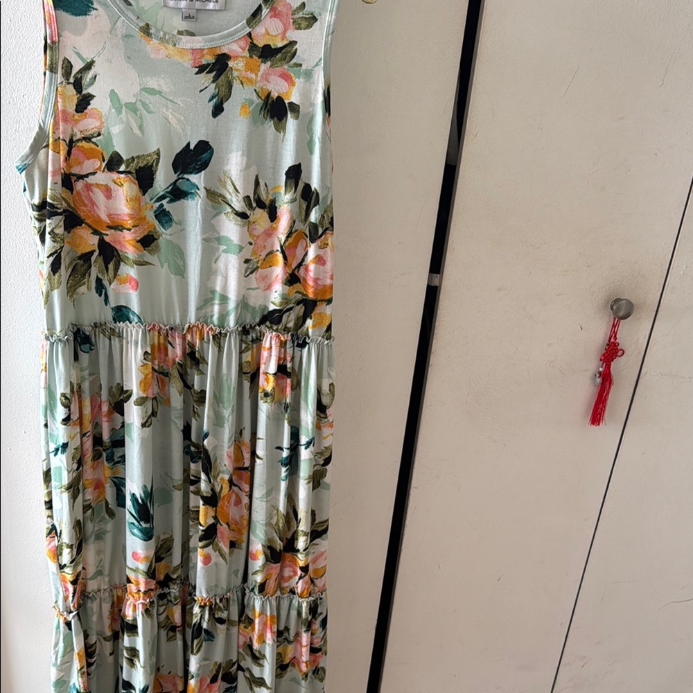 Floral Sleeveless Maxi Dress